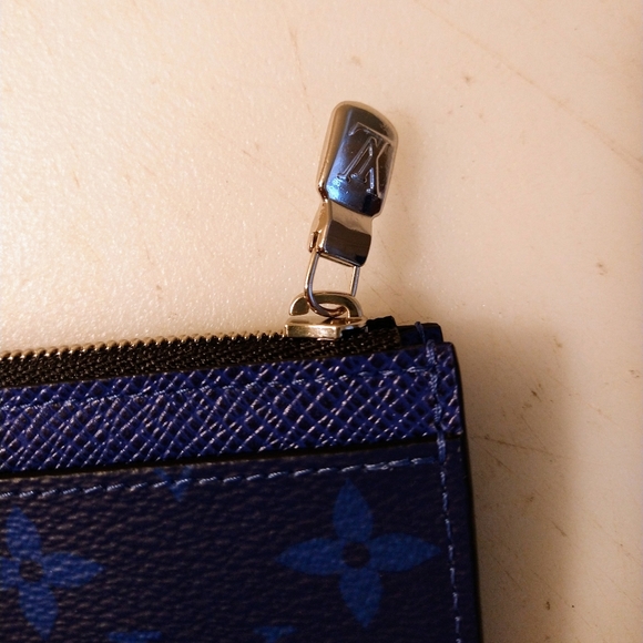 Louis Vuitton Men's Wallet - Picture 6 of 8